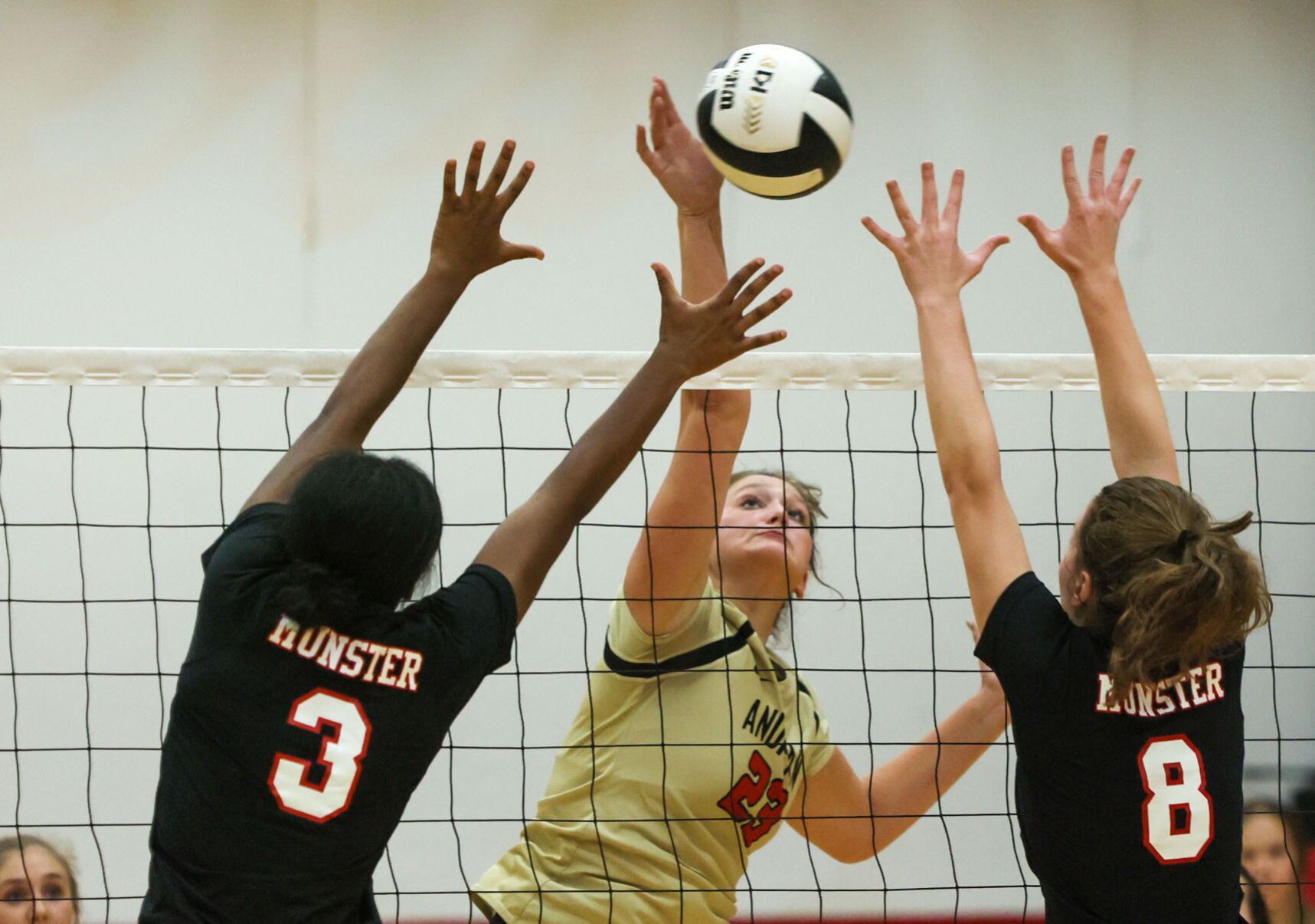 Volleyball - Muster at Andrean